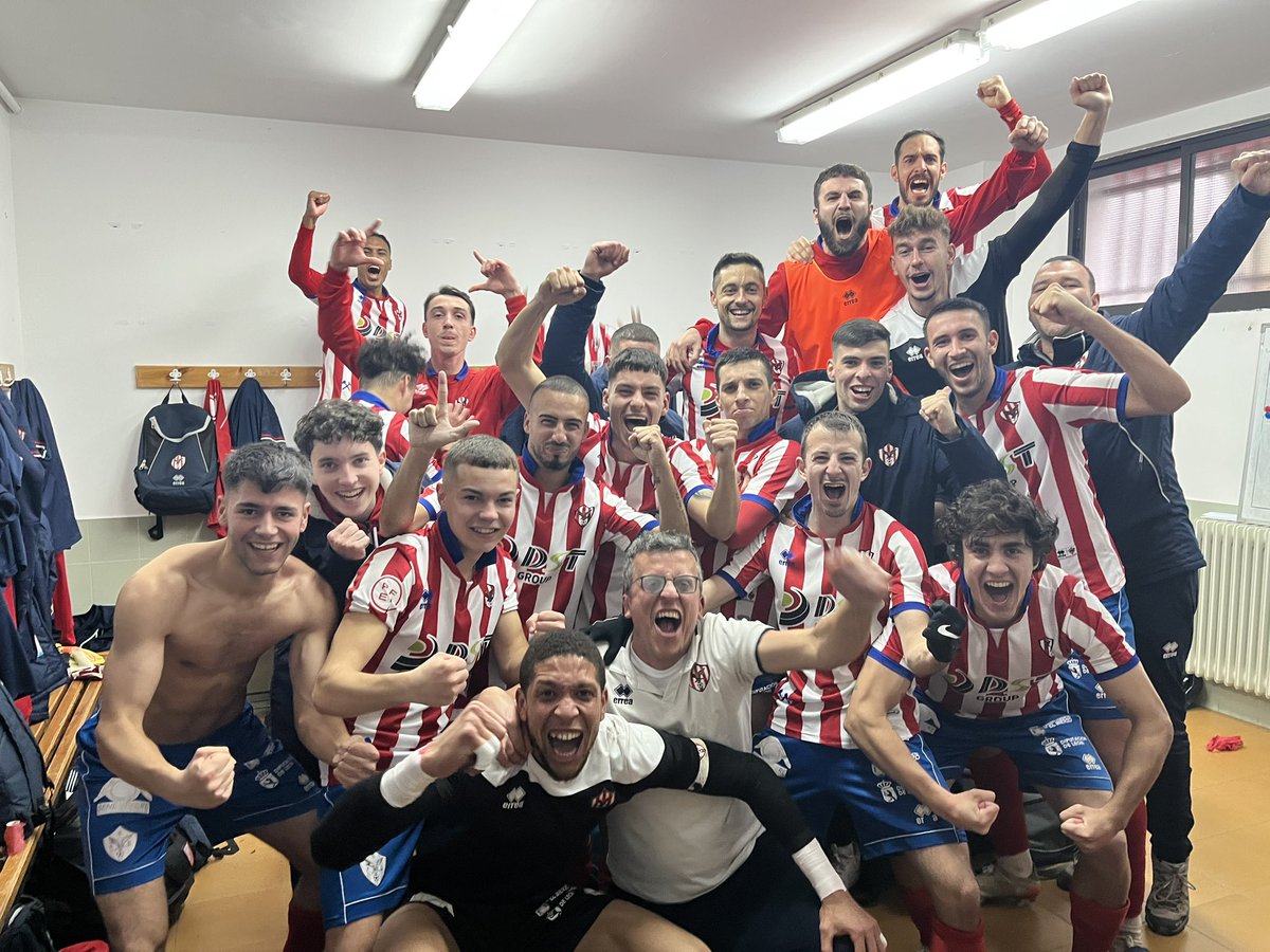 AtcoBembibre's tweet photo. 🆎❤️🦅

¡Tercera victoria consecutiva! 

¡Comenzamos la segunda vuelta sumando otros tres puntos!

#VamosÁguilas https://t.co/BaQA54g3nd