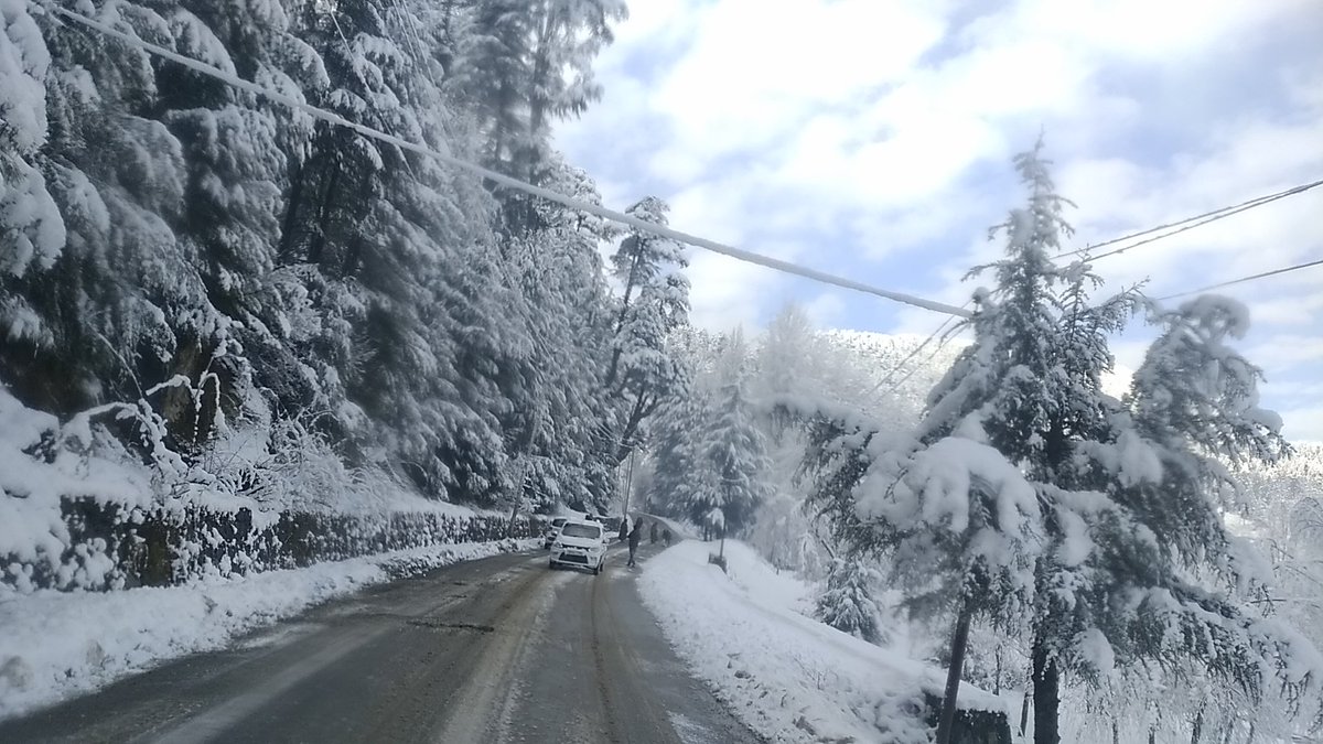 HelloNewsRajwar's tweet photo. View of Galgazana Zachaldara Rajwar 
@KPC_kupwara @JandKTourism @MubbashirGull13 @UniversalPics https://t.co/vR0nOiTjJH