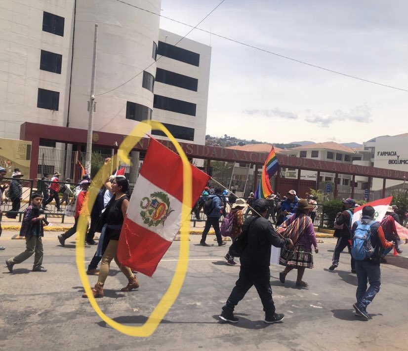 JackyMc10's tweet photo. Hay que identificarlos!! #SOSCusco #LideresNeoSenderistas #DelincuentesConArmas @PoliciaPeru https://t.co/TbLNvcJft7