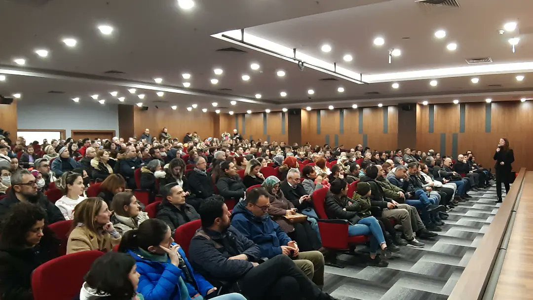 koccozlem's tweet photo. Bugün Türkiye genelindeki 153 kampüsümüzde #Bahçeşehirli olmak isteyen 105 bin öğrenci ortaokul düzeyinde gerçekleştirdiğimiz, Okula Kabul Sınavımıza katıldı. Tüm öğrencilere katılımları içim teşekkür ederiz 💐 @bahcesehir_k12 

#TercihinGeleceğinOlsun 💫 https://t.co/TXrIgtzhBD