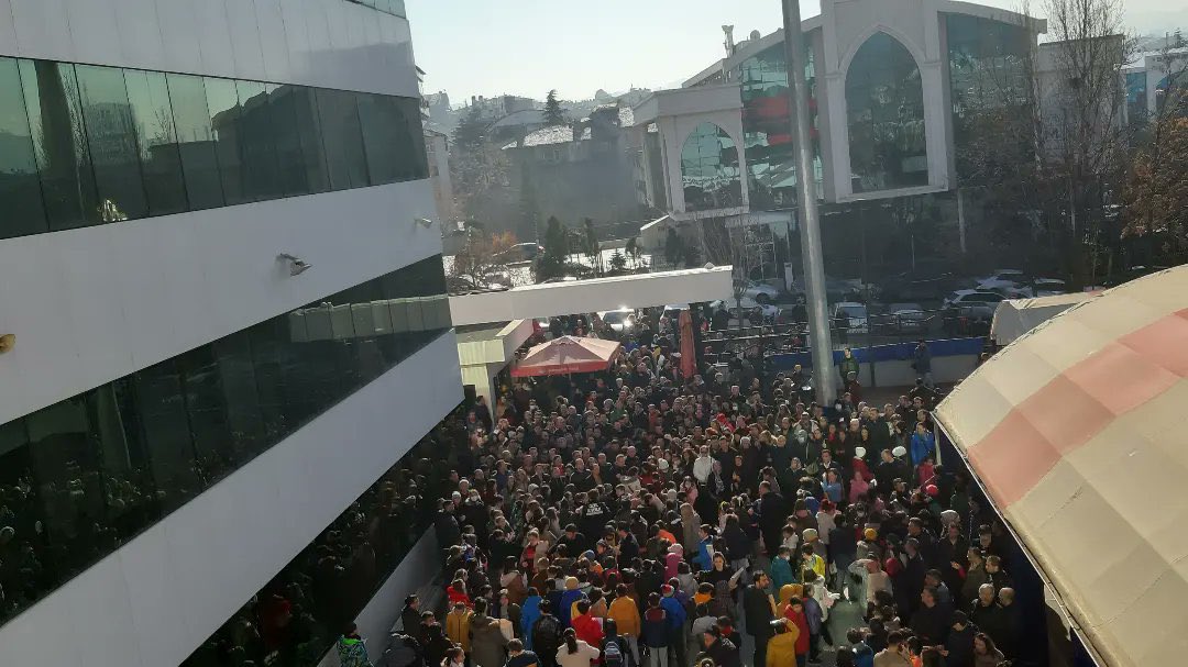 Bugün Türkiye genelindeki 153 kampüsümüzde #Bahçeşehirli olmak isteyen 105 bin öğrenci ortaokul düzeyinde gerçekleştirdiğimiz, Okula Kabul Sınavımıza katıldı. Tüm öğrencilere katılımları içim teşekkür ederiz 💐 <a href="/bahcesehir_k12/">Bahçeşehir Koleji</a> 

#TercihinGeleceğinOlsun 💫