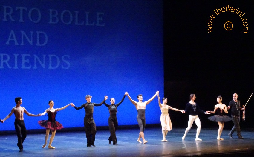 -4 settimane al via del #bolletour2023 e nell'attesa ecco il nostro racconto della chiusura del #bolletour2022 a Torino: <a href="/RobertoBolle/">Roberto Bolle</a> ci ha regalato un bellissimo fine anno, ci vediamo presto! ibollerini.altervista.org/rbfto22.html