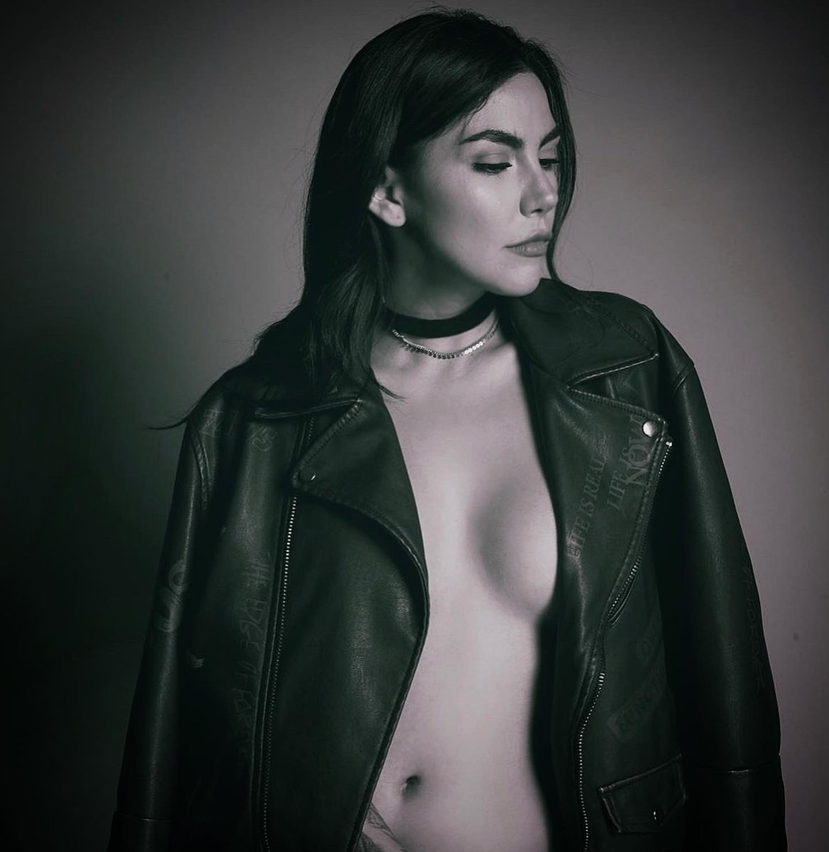 sammyrockss's tweet photo. Mood ♥️ ‘Quien no tiene fe en el futuro, no tiene poder en el presente’ 💣 #didyouknowtheresatunnelunderoceanblvd #LDR #sammyrocks #vintage #iconic 🪬 https://t.co/X39R11o8XD