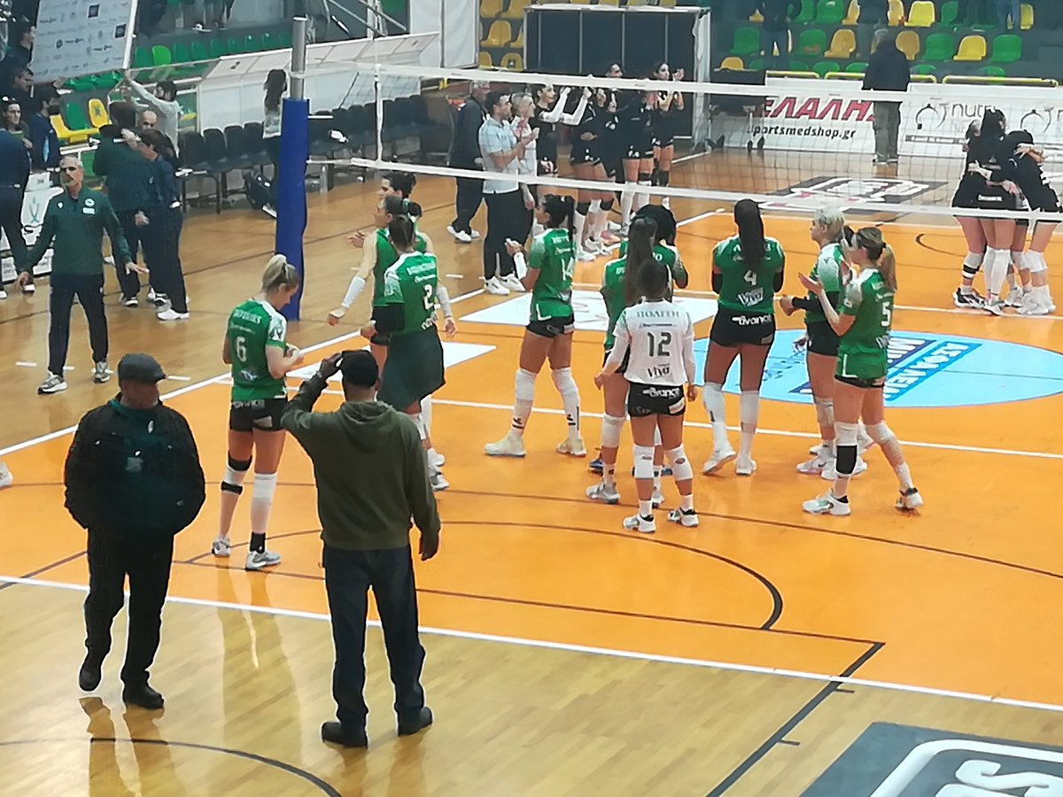 Nikos_Gkekas's tweet image. Ιδανικός αυτόχειρας ο Παναθηναϊκός, έχασε δικό του παιχνίδι από 2-0 με 2-3. Πρωτάθλημα - κύπελλο - Ευρώπη χωρίς πάγκο δεν γίνεται... Το καλό είναι ότι το πρωτάθλημα θα κριθεί στα πλέι οφ με σαφώς πιο ξεκούραστη ομάδα και πιο καθαρό μυαλό. #paowvc #paopaok #volleyleague