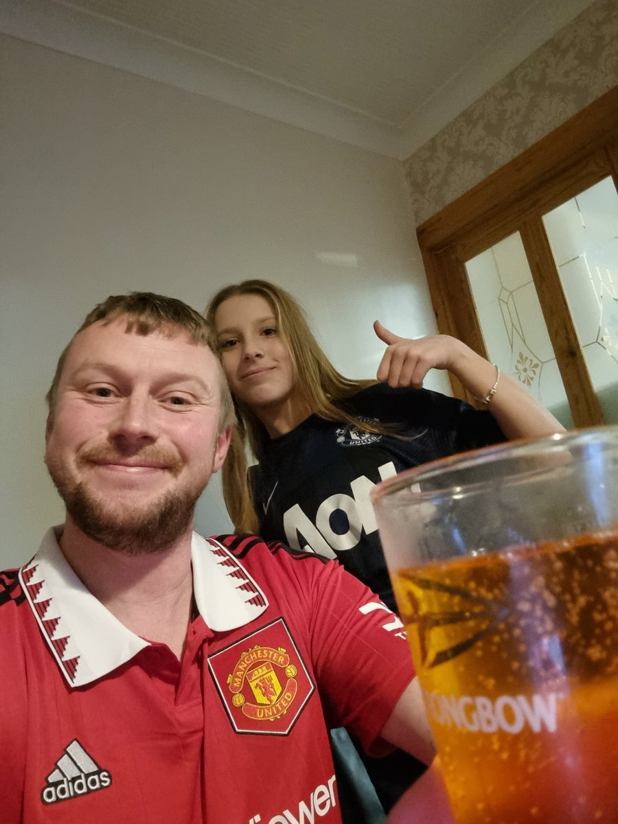 SteCunningham83's tweet photo. What a day. Gin and irn bru for the mighty reds! https://t.co/WuvqRfasXp