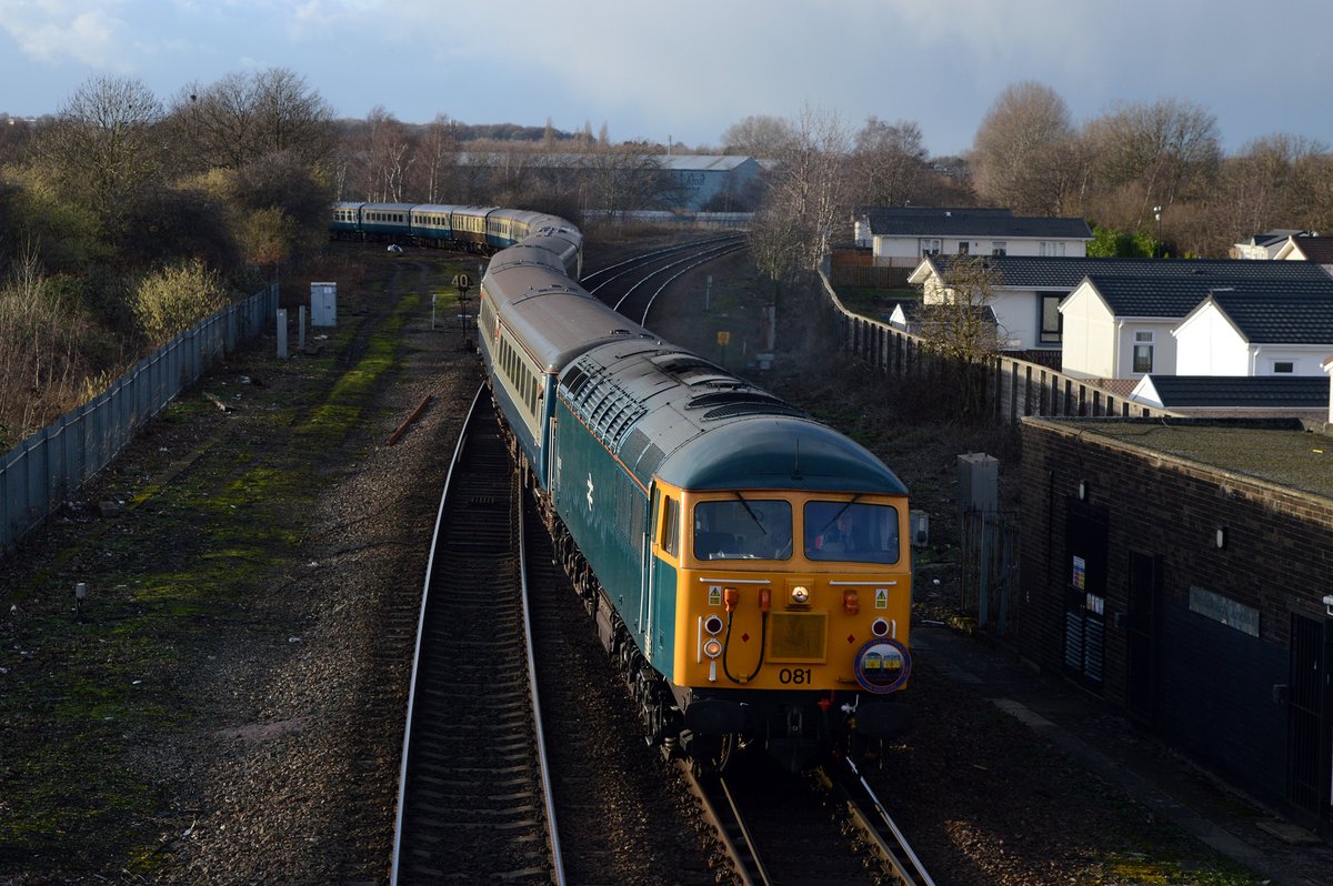 ryansrailuk's tweet photo. GBRF 56 Farewell. 56081 &amp; 56098 head through Mexborough. 14/01/23 #class56 #class56farewell #trains #railways https://t.co/ZSZvM45Fvp