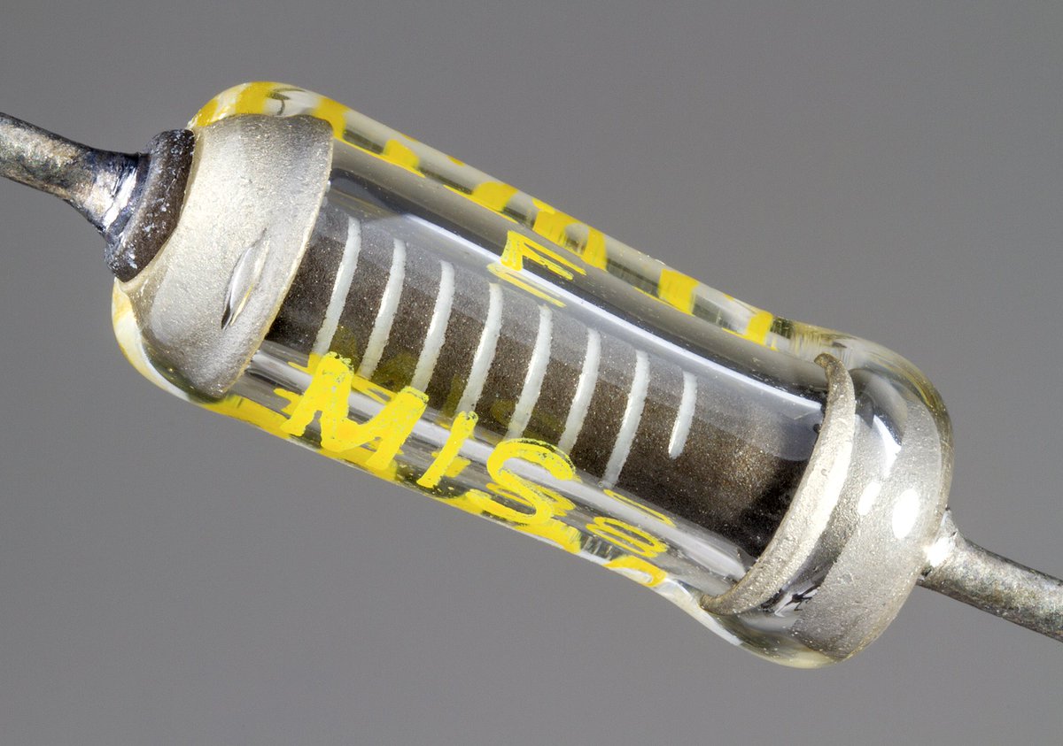 marcusbwebster's tweet image. #Passivecomponents #Artofelectronics The Inner Beauty of Basic Electronics spectrum.ieee.org/open-circuits?… via @IEEESpectrum