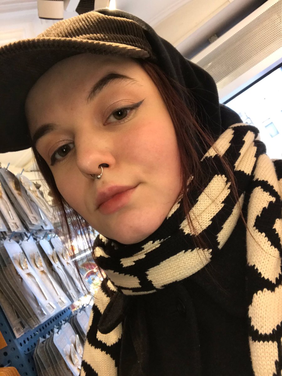 devile_bella's tweet photo. Too cold🥶 #selfie #winter #beautiful https://t.co/N1qzDkgCw1
