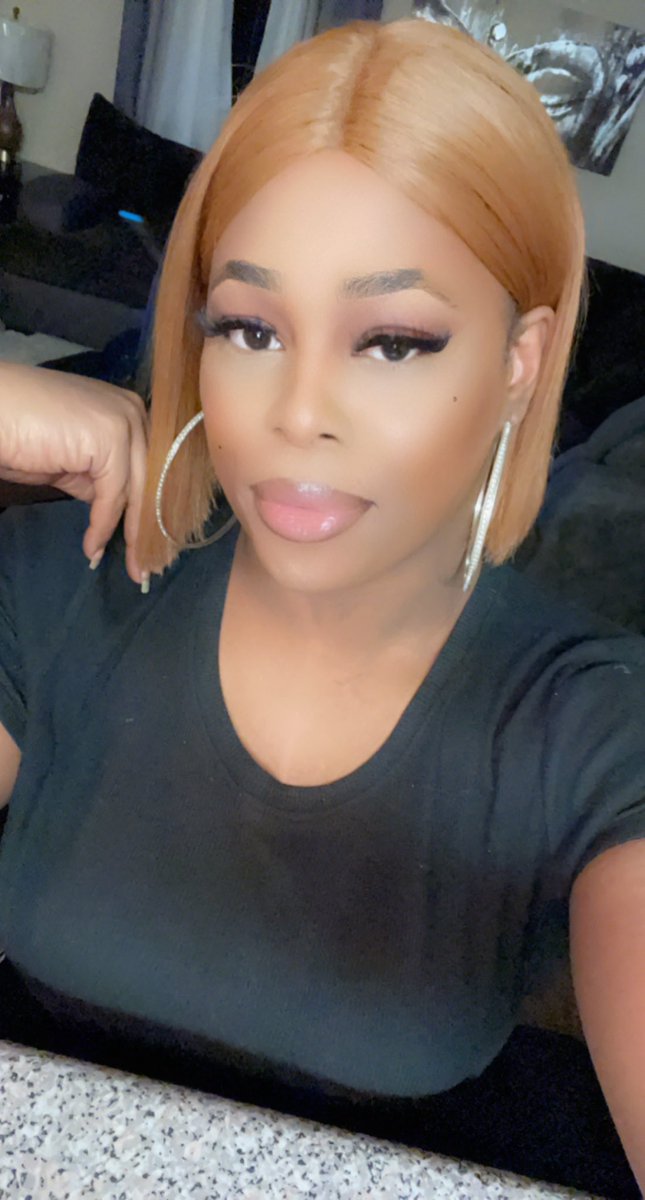 ParrisSamiej's tweet photo. Don’t compare me to these bitches who ain’t got a set of goals “ Top notch bitch, I’m a top notch pro ” https://t.co/SmrbmWAPaU