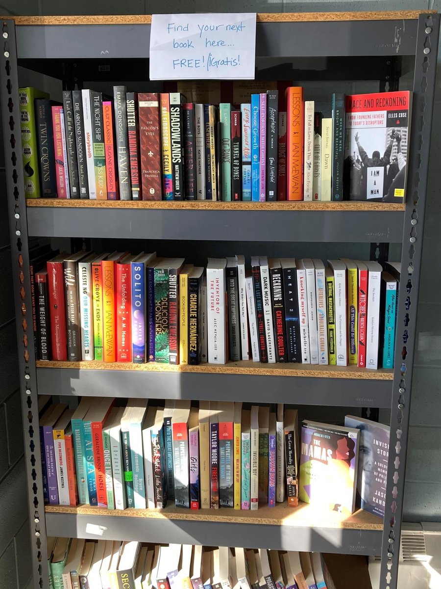 Happy to give back to such an impactful organization like the Dr. Martin Luther King Jr. Community Center🤝

Thank you for helping us further our mission by ensuring access to the written word for all 📚💪 

Happy reading to the owners of these books! 📖✨