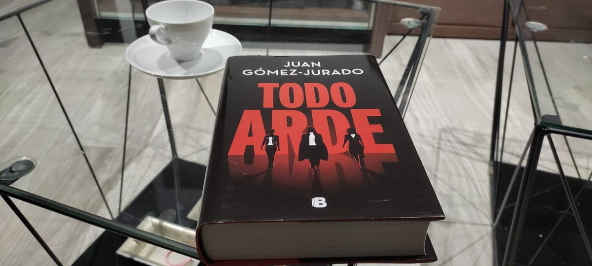 Que mejor plan para una tarde de sábado <a href="/JuanGomezJurado/">Juan Gómez-Jurado</a> café y a comenzar #todoarde