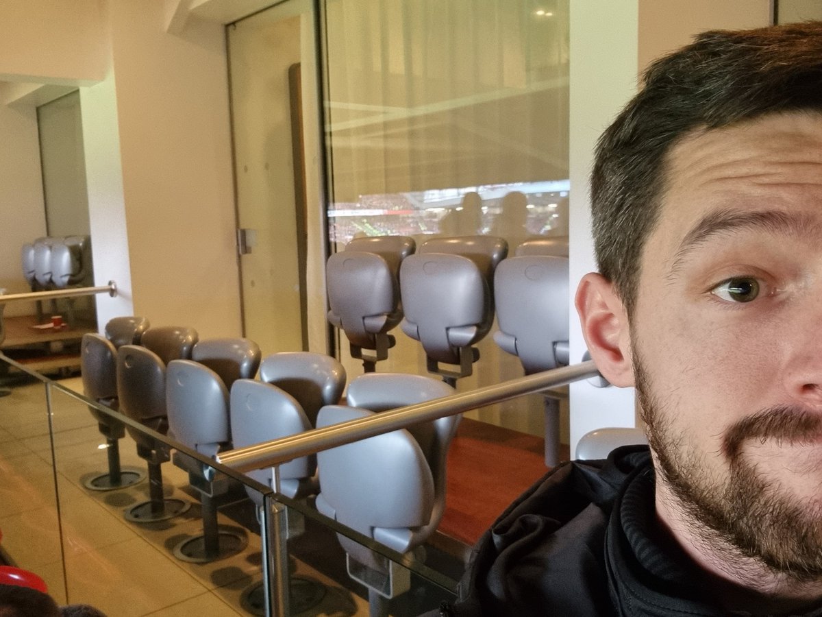 rcolqui1's tweet photo. @MarcusRashford if you are ever struggling for people to attend your private box, I'd be happy to help! Beats waiting for the "unsuccessful ballot" email or paying over the odds for big games. 🤷 https://t.co/oLzuO5C5as