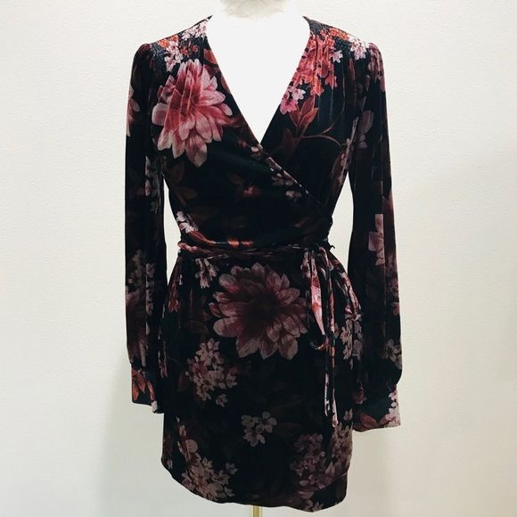 PracticalVoodo's tweet photo. So good I had to share! Check out all the items I'm loving on @Poshmarkapp #poshmark #fashion #style #shopmycloset #skyway #leyden #mossimosupplyco: https://t.co/W11OFLYfnM https://t.co/R5nh2THjk6