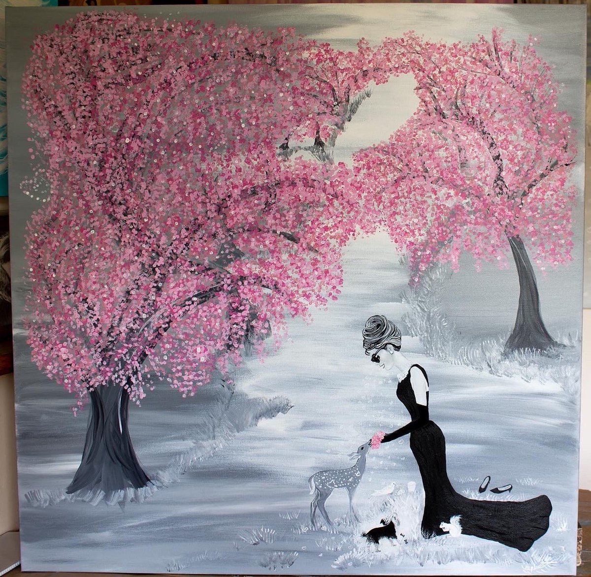 JaneHepburnArt's tweet photo. Over The Rainbow, my tribute to Audrey Hepburn, included are her fawn, Ip and Mr. Famous, her Yorkie.
The original painting is 3ftx3ft (approx 91.5 cm x 91.5cm) Acrylics on canvas. Prints will be available. #AudreyHepburn #BreakfastAtTiffanys #MrFamous #hollygolightly #givenchy https://t.co/e7rseCtUMn