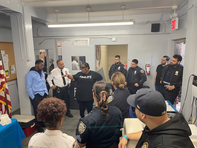 NYPDPSA8's tweet photo. Coming together is a beginning. Keeping together is progress. Working together is success. Thank you Tenant Association President @Monique49930804 for bringing our command that much closer with delicious catered food and an uplifting prayer. https://t.co/p5f0BmnPYt