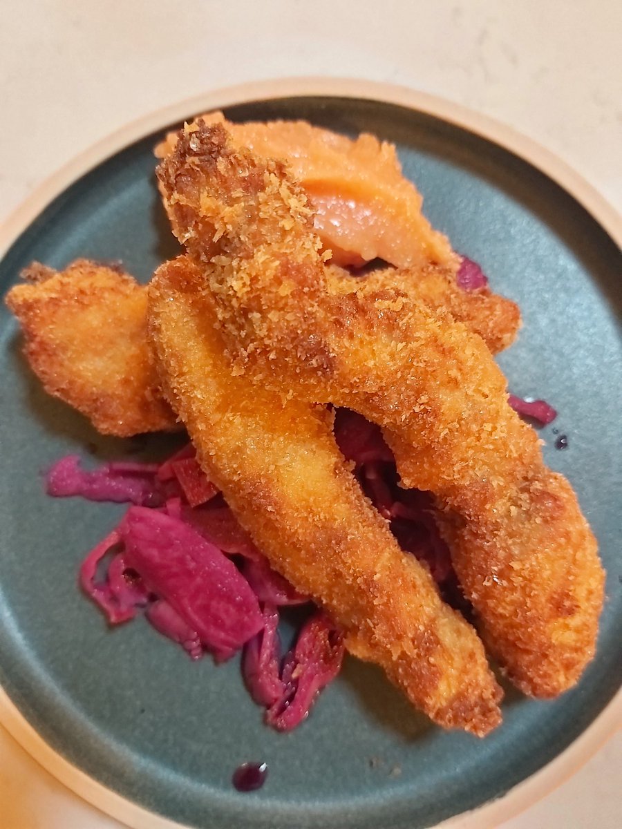 DrNeilMatthews's tweet photo. For #SecondEditions you can find places that weren't in the first, like Wallingford's Five Little Pigs. Pheasant goujons with quince, venison ragu with polenta, duck confit with beans. These little piggies were impressed #SlowChilterns https://t.co/nMawL2kDqh