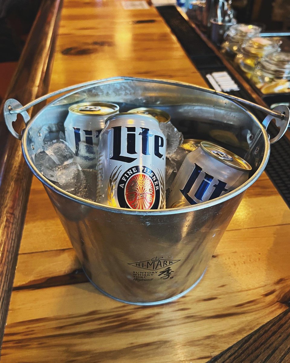 The Hi-Mark Roadhouse tweet media