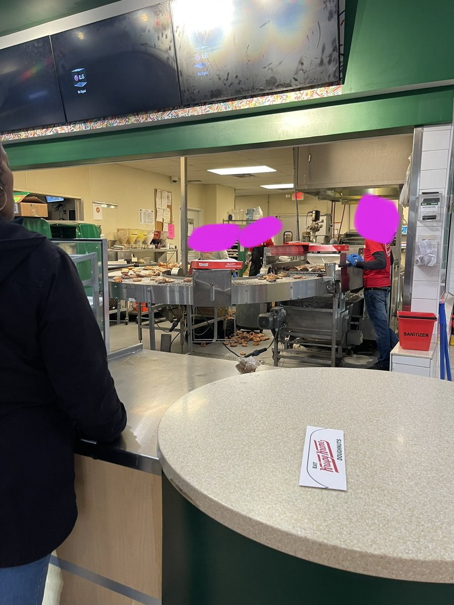 baileykfoster98's tweet photo. @krispykreme the amount of waste the location in Stockbridge, GA is ridiculous and irresponsible. This needs to be addressed soon. https://t.co/48kggbaD5Q