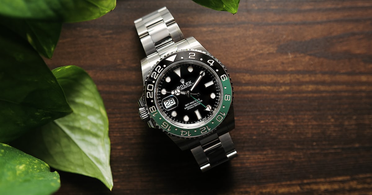 RunnymedeCap's tweet image. Weekend Edition: Rolex Price Hikes, More MoonSwatch, And How To Properly Value A Watch dlvr.it/SgtljX | @Hodinkee #WeekendEdition #Hodinkee #AllThingsWatches #WatchCollecting #Rolex #PriceHikes #MoonSwatch #HowToProperlyValueAWatch