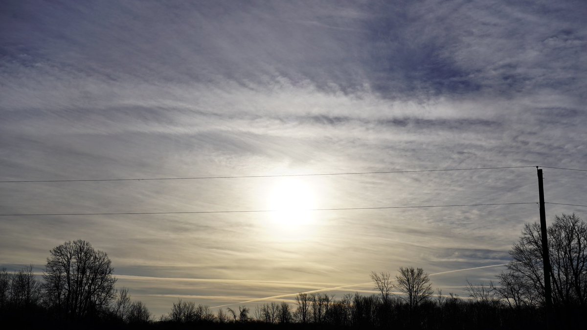 WOLFMOONSPIRIT7's tweet image. #weatherwarfare #weathermanipulation #artificialclouds #dimmingthesun #saveourearth #saveourwildlife  #lookup  #climateterrorism #difficultybreathing #GeoEngineering #frequencies #chemicalwarfare #genocide #Ecocide #hazyskies #manmadetoxicskies #poison  #CrimesAgainstHumanity