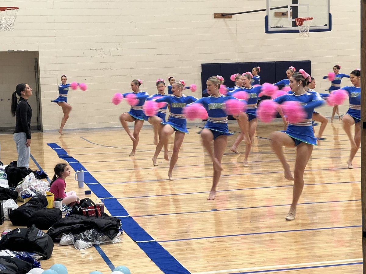 APStarksMNHS's tweet photo. Harper loved getting a front row seat! Thank you @dt_millardnorth https://t.co/AUltdExxt8
