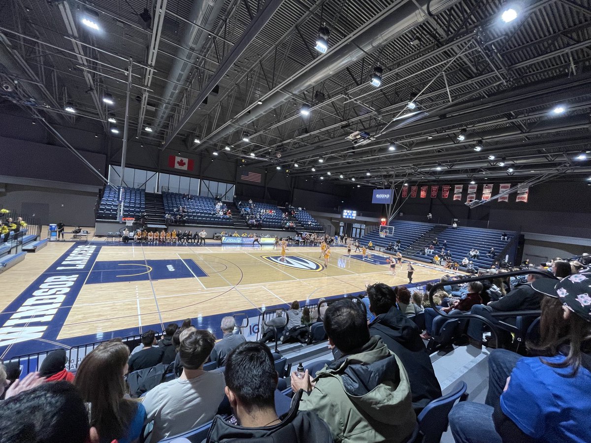 Supporting the women’s basketball team at my alma mater ⁦<a href="/UWindsor/">University of Windsor</a>⁩ ⁦<a href="/WindsorLancers/">Windsor Lancers</a>⁩