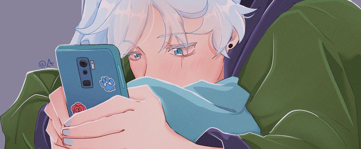 kingbutsmall's tweet photo. RWBY's trending so lemme shamelessly show my wittle Weiss playing on her phone https://t.co/6Tk2Ao7YOq