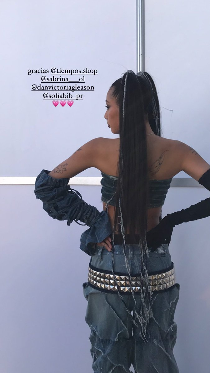 Visual de Lizeth Selene para o seu show no Campeonato Mundial de Formula E, na CDMX.