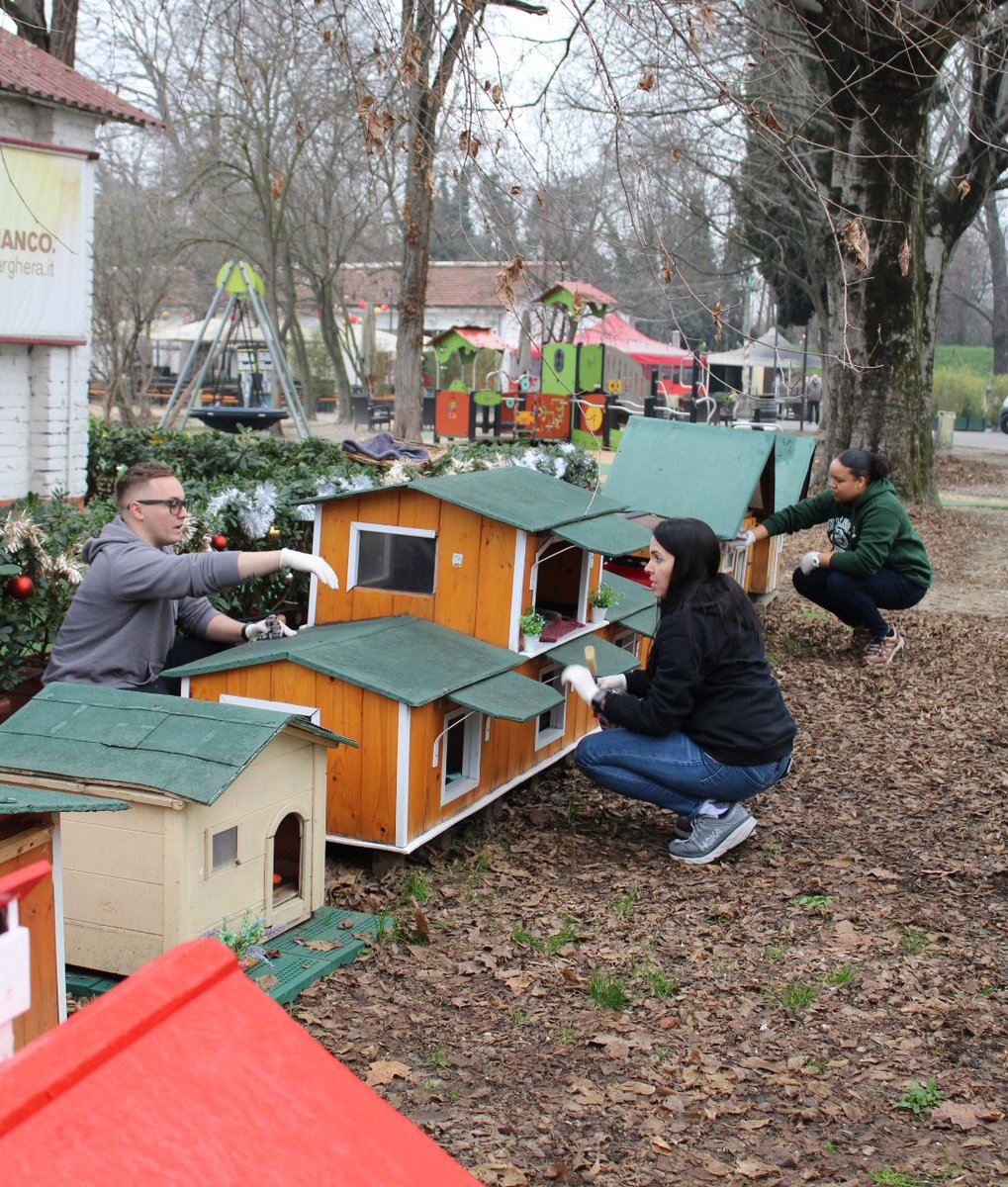Crewmembers from USNS Carson City provided food and cleaned up cat houses for the Associazione 'Mici del Forte' cat rescue in Venice, Italy on January 7. 150 “Kittens of the Fort” live in the 19th century fortress that has become a cat sanctuary. 
#caturday #CatsofTwittter