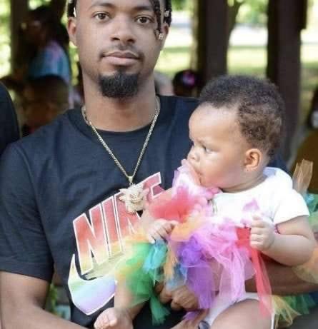 Artbybae's tweet photo. My cousin shyheem has been missing for 2 days. If you have seen or heard from him let me know. His phone is going straight to voicemail, hasn’t been going to work and no replies to text. https://t.co/us1ws4Mv8F