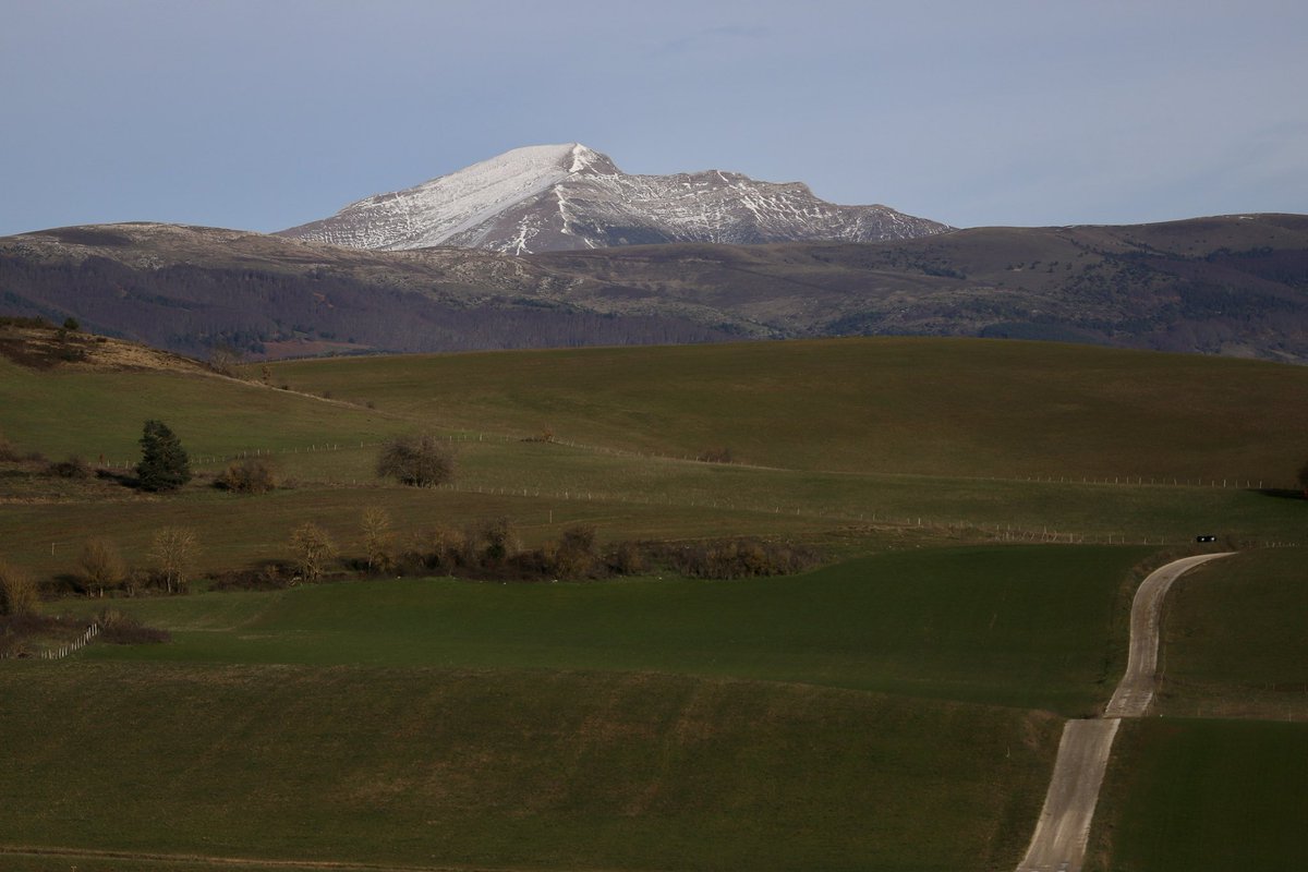 jrambaud's tweet photo. El Monte #Ori #Orhi #Pirineo #Navarra en distintas perspectivas. Ultima foto cara norte desde bajada a La Pierre de Saint Martin #Pyrinees #Francia https://t.co/4QAkAsfj24