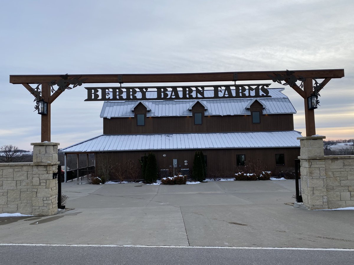 FrauTholen's tweet photo. A huge thanks to Berry Barn Farms for hosting @MASCstuco Winter Energizer! The owner is an alumni of @JeffCityStuco. What a beautiful venue! #MASCxWE https://t.co/J69pdAX3HY