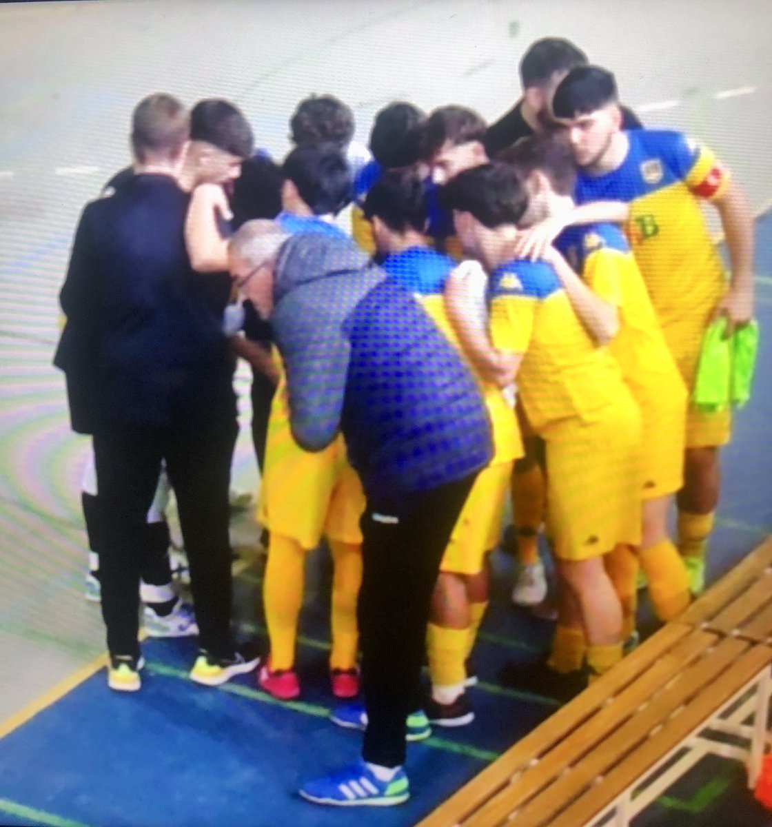 sanchez_ullen's tweet photo. Buen partido de @ADAlcorconFS #JuvPref pese a la derrota, la suerte del gol no estuvo de nuestro lado y eso nos penalizó, gran esfuerzo de todo el equipo sin premio final. Seguimos trabajando ⛏️⛏️no nos rendimos 💪 #123Alcorcón 💛 #VamosRober #Rober99 https://t.co/v3592netI1