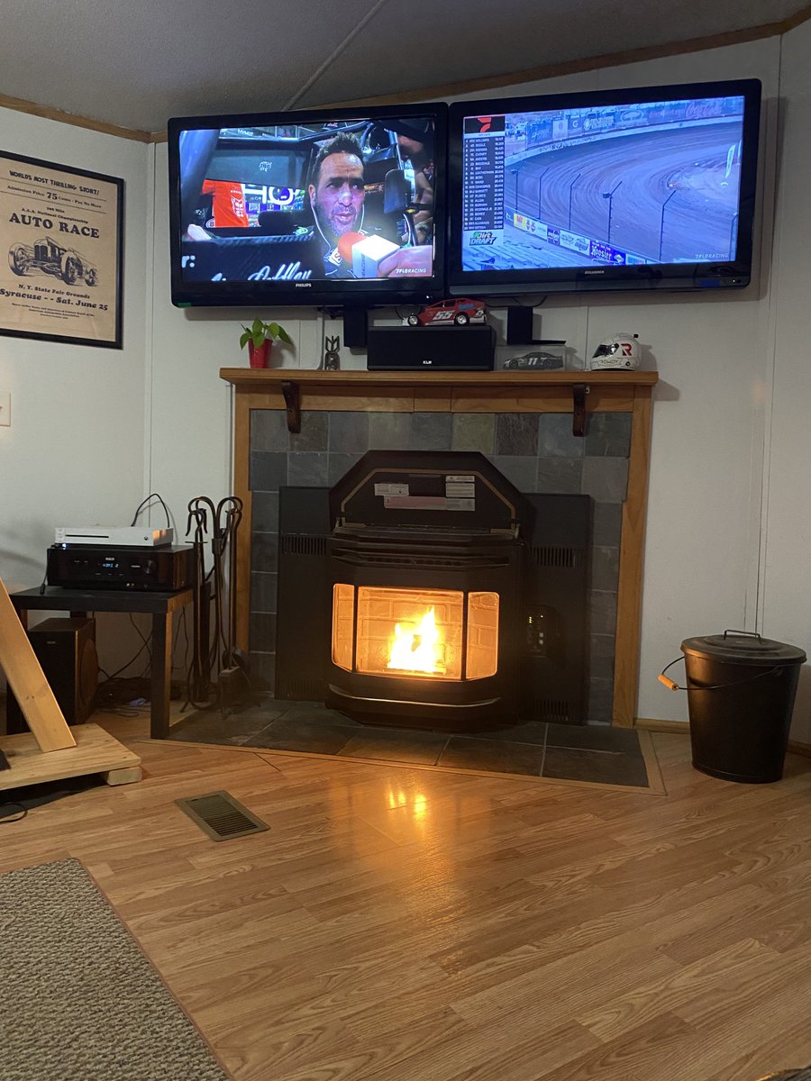 bparsons51's tweet photo. Chili bowl and Vado speedway #Tweetyourfloseat #chilibowl https://t.co/ZquqvNRSkN