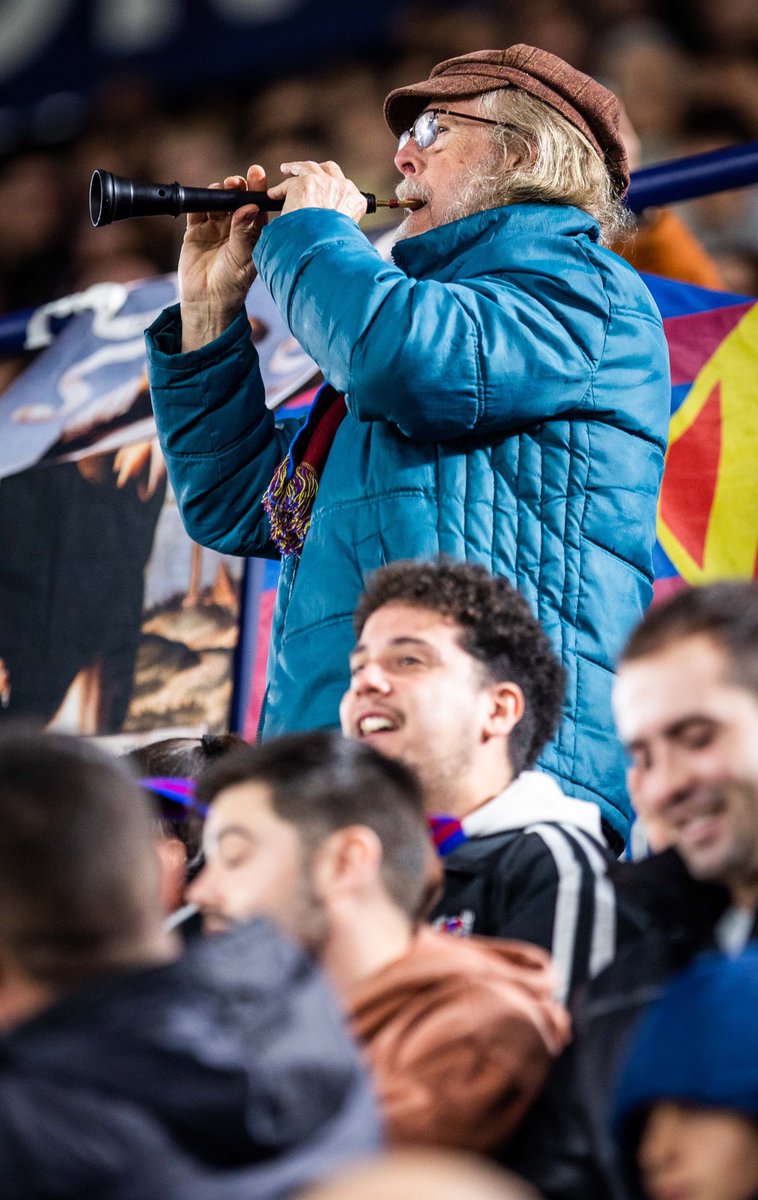 Afición, haced magia. Ayúdanos a ponernos en contacto con este aficionado.

#OrgullGranota 🔵🔴