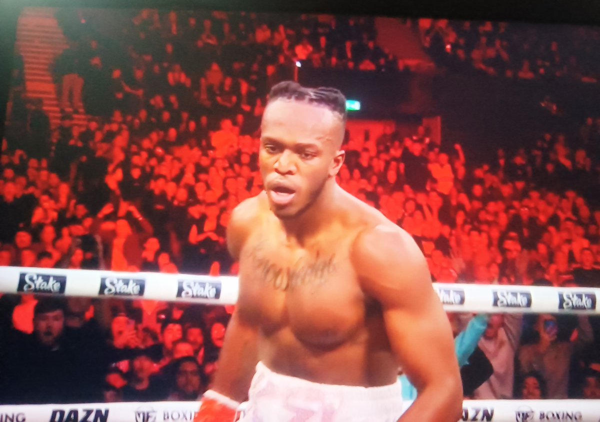 MovBeans_'s tweet photo. #KSI did what he was supposed to do, MAKE A STATEMENT. KOed #FazeTemper in the first round in a beautiful way. Expected a bigger competition from Temper, JJ didn't really get a chance to show much, but hey that Knockout was everything Ksi fans have dreamed of.
#KSITemper #Dazn https://t.co/c5IJc7jHFL
