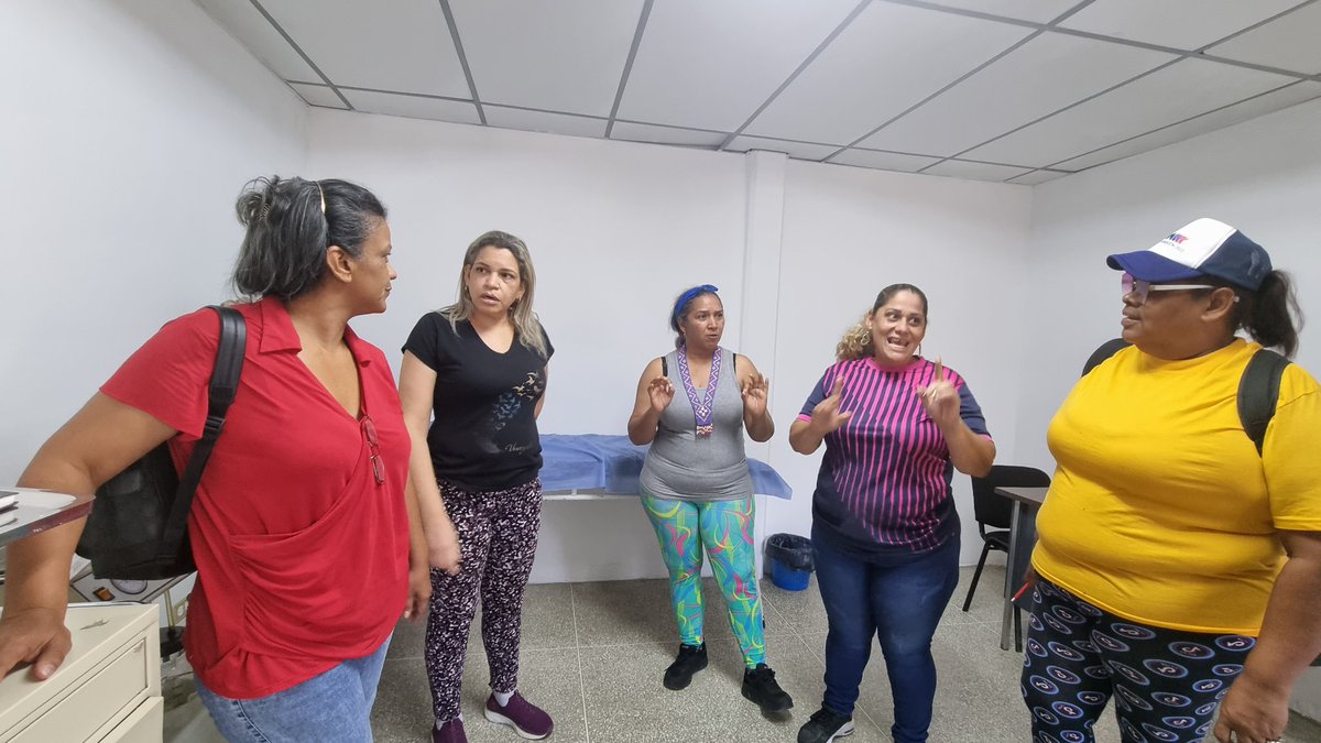 ROSELYSALAZAR's tweet photo. .@CaroniSocial @Marianela_PSUV 
@OviedoPSUV
#13Enero2023 La Clínica Popular Dr Evaristo Rodríguez, adecua sus espacios, para continuar brindando una respuesta gratuita en materia de salud. Pronto serán inauguradas nuevas áreas y servicios para la proteccion de nuestro pueblo. https://t.co/RSJLirOHWf