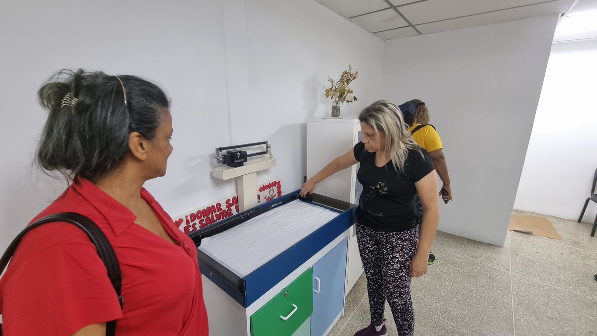 ROSELYSALAZAR's tweet photo. .@CaroniSocial @Marianela_PSUV 
@OviedoPSUV
#13Enero2023 La Clínica Popular Dr Evaristo Rodríguez, adecua sus espacios, para continuar brindando una respuesta gratuita en materia de salud. Pronto serán inauguradas nuevas áreas y servicios para la proteccion de nuestro pueblo. https://t.co/RSJLirOHWf