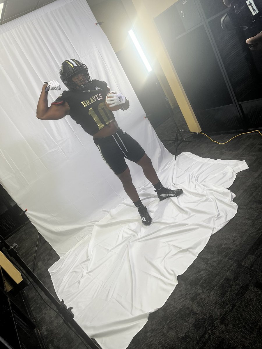 Had a great visit <a href="/UNCP_Football/">UNCP Braves Football</a> !!
Truly appreciate <a href="/CoachJRiley_/">Jayden Riley</a> <a href="/CoachHallUNCP/">Mark Hall</a> <a href="/Coach_Neely/">Colin Neely</a> for having me💯 <a href="/CoachDHaze/">Dwight Hazelwood</a> @BPBHawkFootball
