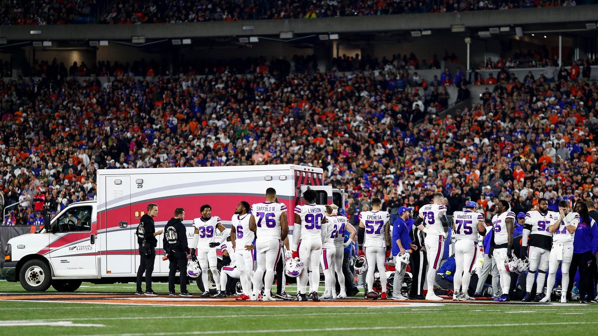 RunnymedeCap's tweet photo. Damar Hamlin’s Story Shines A Light On Pro Football’s ‘Cruel’ Record On Disability Payments https://t.co/jU33NPoIND | @Forbes #DamarHamlin #NFL #DisabilityPayments #Forbes https://t.co/MkeBzWXhM6