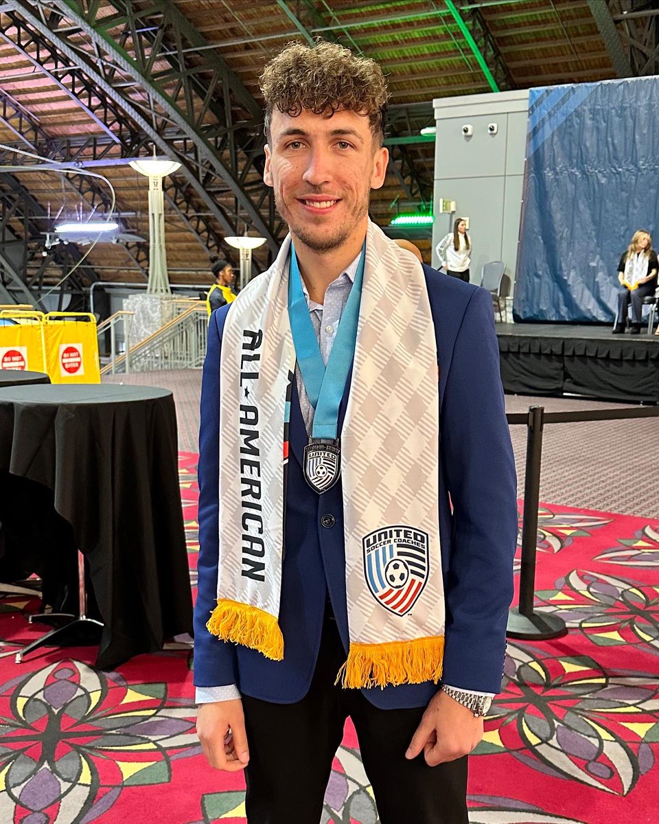 SFBKTerriers's tweet photo. Incredibly proud of our very own Sokol Ymeraj for being honored as a SCHOLAR ALL-AMERICAN at the @UnitedCoaches convention! https://t.co/LhK2FIGHWR