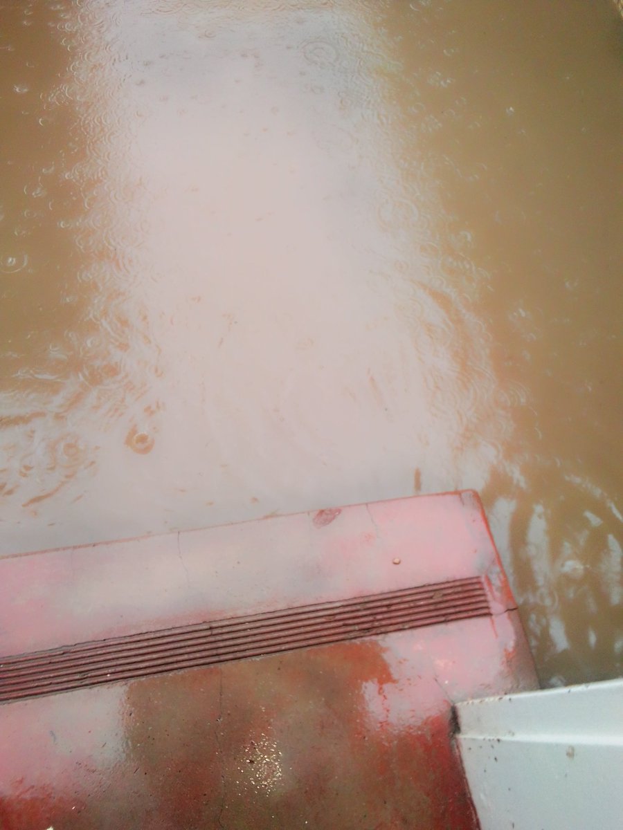 MarofResidents's tweet photo. Drainage challenge in the town of Marondera. There is need for serious community engagement and involvement to achieve Smart City Status. Residents remains key in decision making processes. Working together between elected officials, citizens and Town Management is the only way. https://t.co/qPPbQD1dFg
