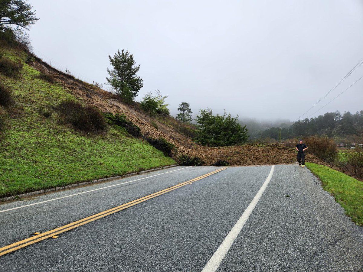 CALFIRECZU's tweet photo. A portion of Cloverdale Road in Pescadero is closed due to a mudslide. Closure is near Butano State Park Road. Avoid the area. There is no estimate of reopening. #SMCalert #CaWx #California https://t.co/pnR7GZcCvp