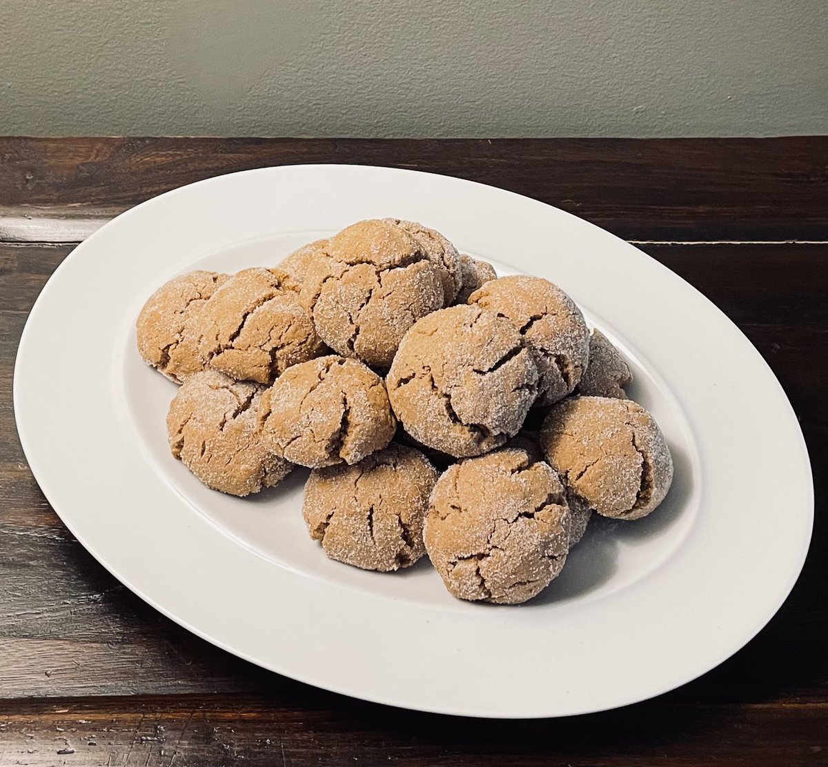 ArbeiterRichard's tweet image. Chewy Gingersnaps. Recipe by Melissa Weller. 

I don’t quite understand the alchemy that makes these so unbelievably soft &amp;amp; chewy &amp;amp; wonderful, but i am especially grateful to Melissa Weller for figuring it out. These are awesome ! 

#SaturdayKitchen
#WeekendBaking 

👨🏻‍🍳🥚🍪☕️🫖😊