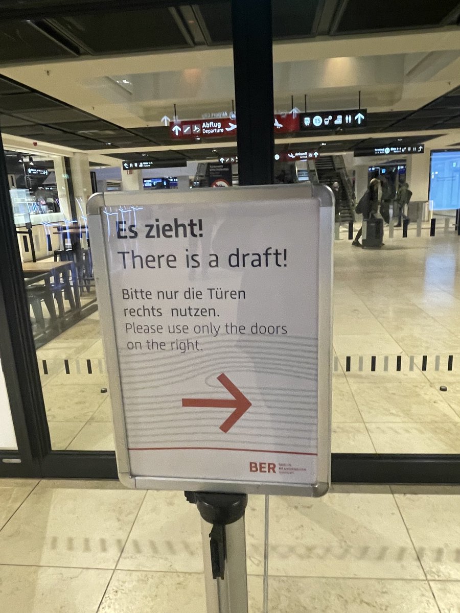 LudgerWess's tweet photo. @Kachelmann it’s official: Es zieht! Damit sich niemand erkältet, müssen am BER-Zugang zum zugigen Zugbahnsteig 4 von 5 Türen geschlossen bleiben. #Zugluft https://t.co/OUvqACBwW7