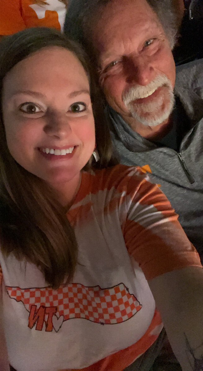 girlfromthegate's tweet photo. #GBO #govols #GameDay #beatuk https://t.co/PW62eS754u