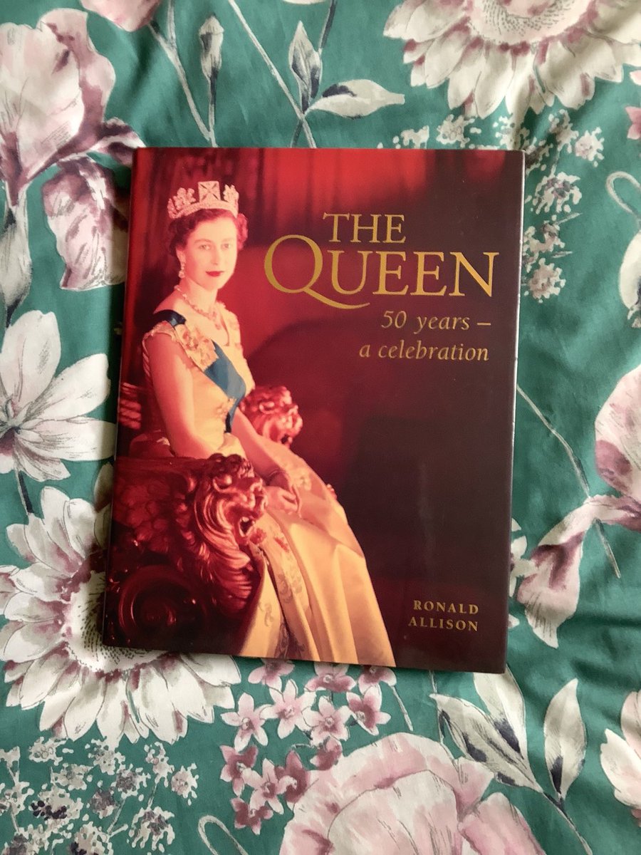 WatsonsVintage's tweet photo. This is a truly beautiful book in my #etsy shop #Stunning #Vintage #2002 'The Queen 50 years - a celebration' Hardback Book By Ronald Allison - STUNNING Colour and Black & White Photography https://t.co/bfg1jJZzU0 #TheQueen #QueenElizabeth #BeautifulBookGift #RoyalHistory https://t.co/ICR720AvlC