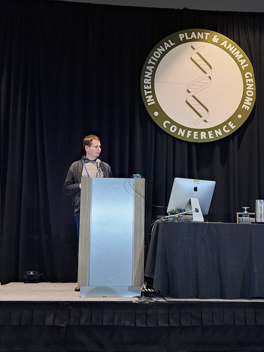 LeibnizIPK's tweet image. Martin Masher is presenting #Hordeum genus-wide #pangenomics @PAGmeeting #PAG30