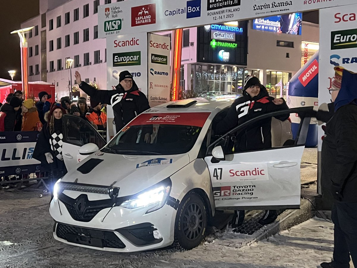 rallyplus's tweet image. 【けいこのホゲホゲFRC＠フィンランド日記】山本雄紀／ミイカ・テイスコネン組は昨日メカニカルトラブルに見舞われた落胆を乗り越え、今日はとてもいいタイム。さらに31.51kmという最終ロングステージで初ステージウィンという上昇気流👏👏👏

#wrc #wrcjp #ArcticRally #hogefrc #WRCチャレンジ