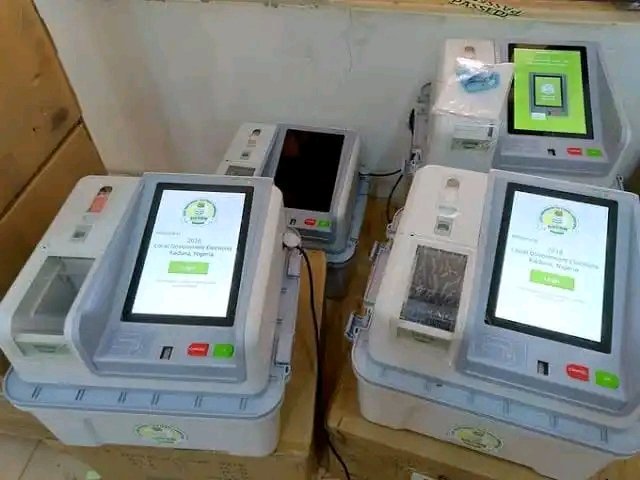 FirstSonLove's tweet photo. #ObiDattiInOndo
This is BVAS Machine.
On election Day, before INEC begins the voting exercise for the day in your polling unit, ensure that the value is 00000.0000.00 if not, raise alarm.
Keep this in mind.
RETWEET PVC
#Operationshowusyourpvc. #ObiDattiInOndo https://t.co/md7JN8t27F